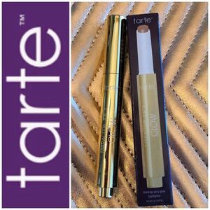 TARTE - NWT - Maracuja Juicy Glow Highlighter in "Golden Glow". Full Size .07 oz